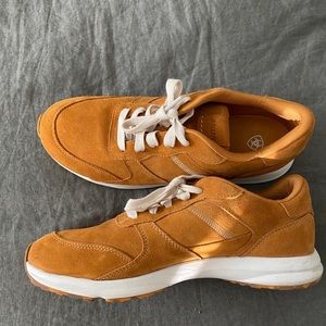 Ariat mustard suede shoes sz 10